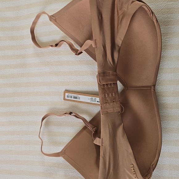 SKIMS Wireless Form Push-Up Bra Size:32DD (32E) Sienna - Picture 6 of 6